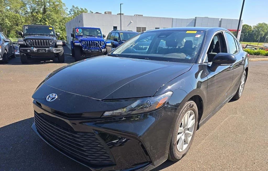 2025 TOYOTA CAMRY LE