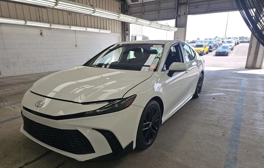 2025 TOYOTA CAMRY SE