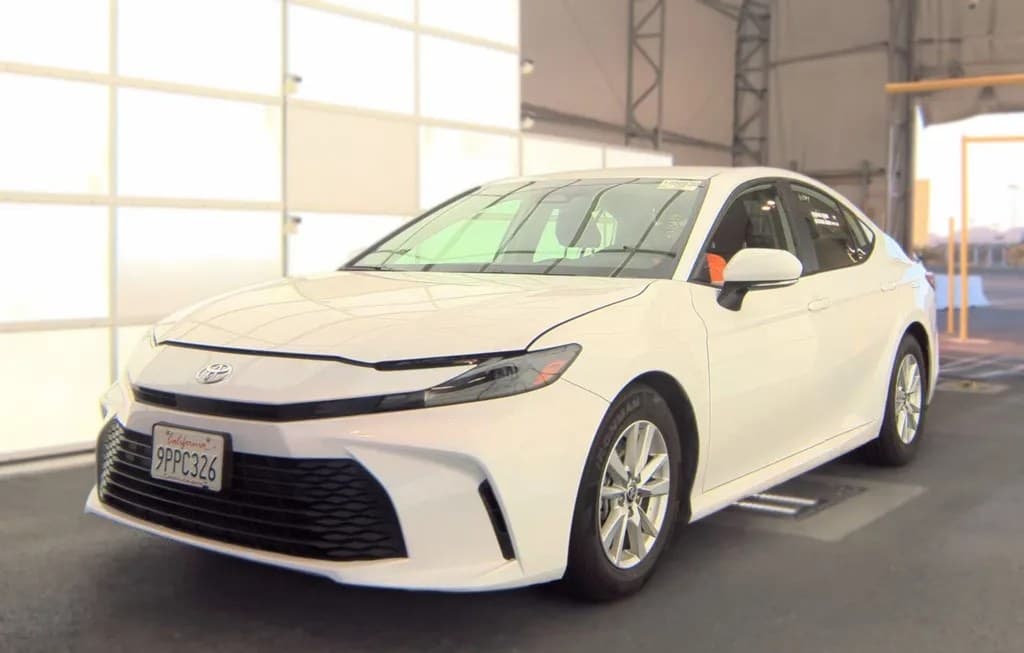 2025 TOYOTA CAMRY LE