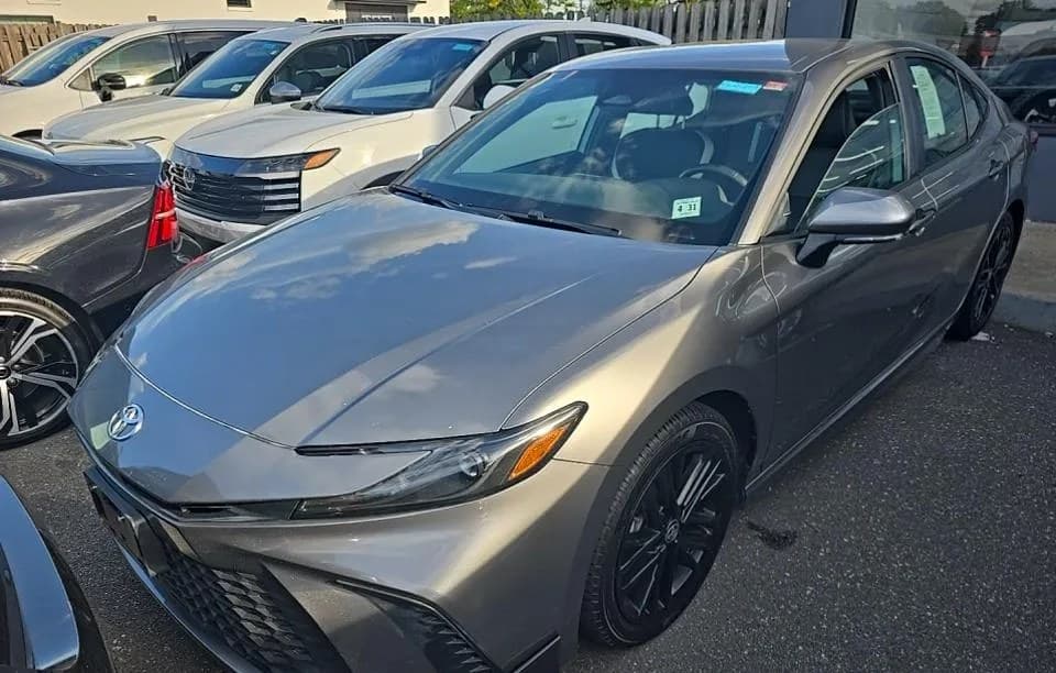 2025 TOYOTA CAMRY SE