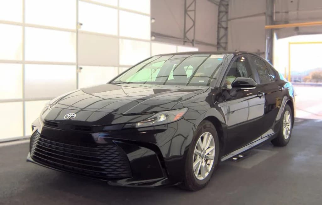 2025 TOYOTA CAMRY LE