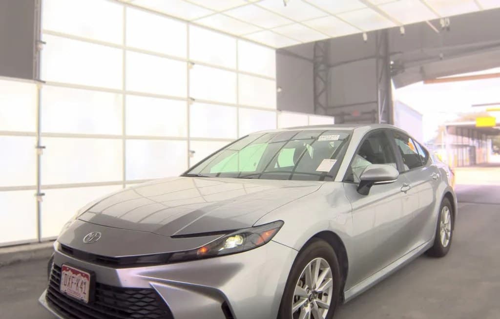 2025 TOYOTA CAMRY LE