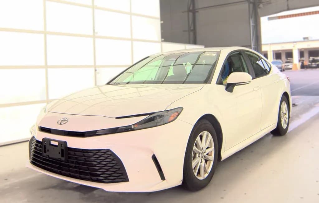 2025 TOYOTA CAMRY LE