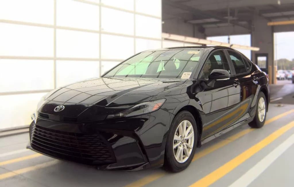 2025 TOYOTA CAMRY LE