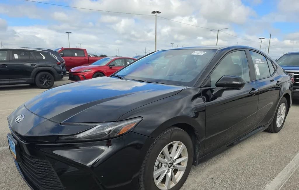 2025 TOYOTA CAMRY LE