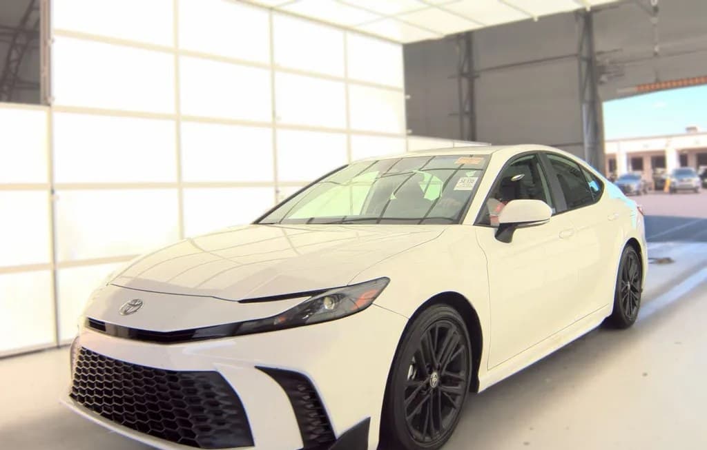 2026 TOYOTA CAMRY SE