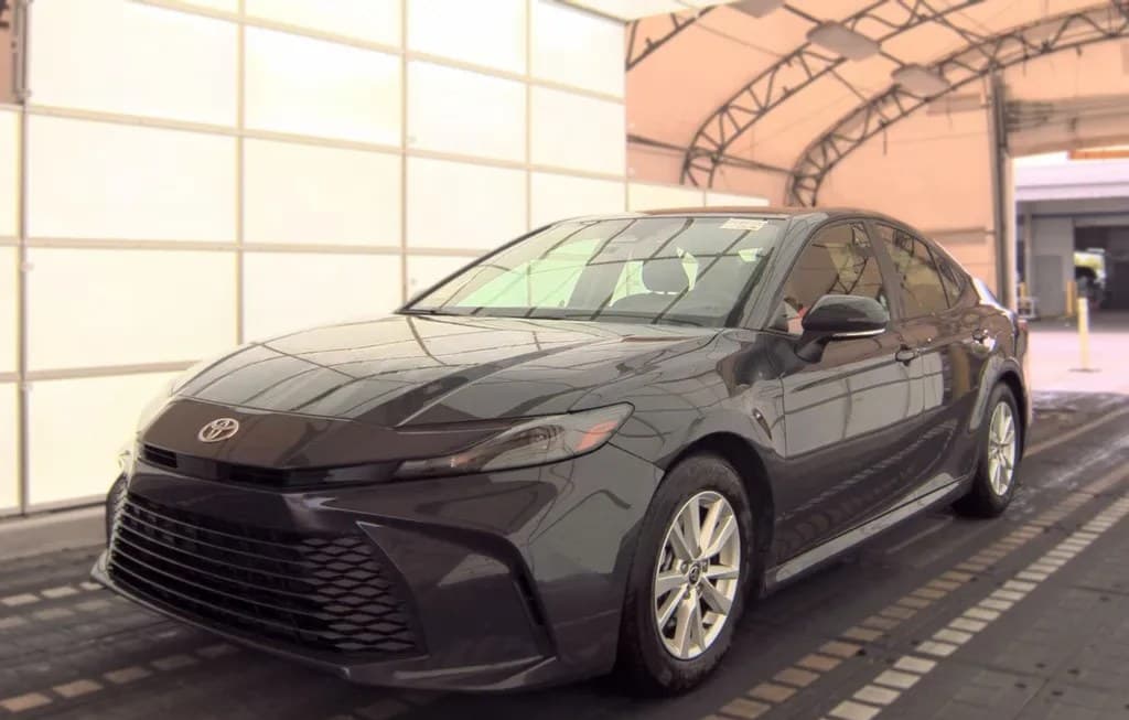 2025 TOYOTA CAMRY LE