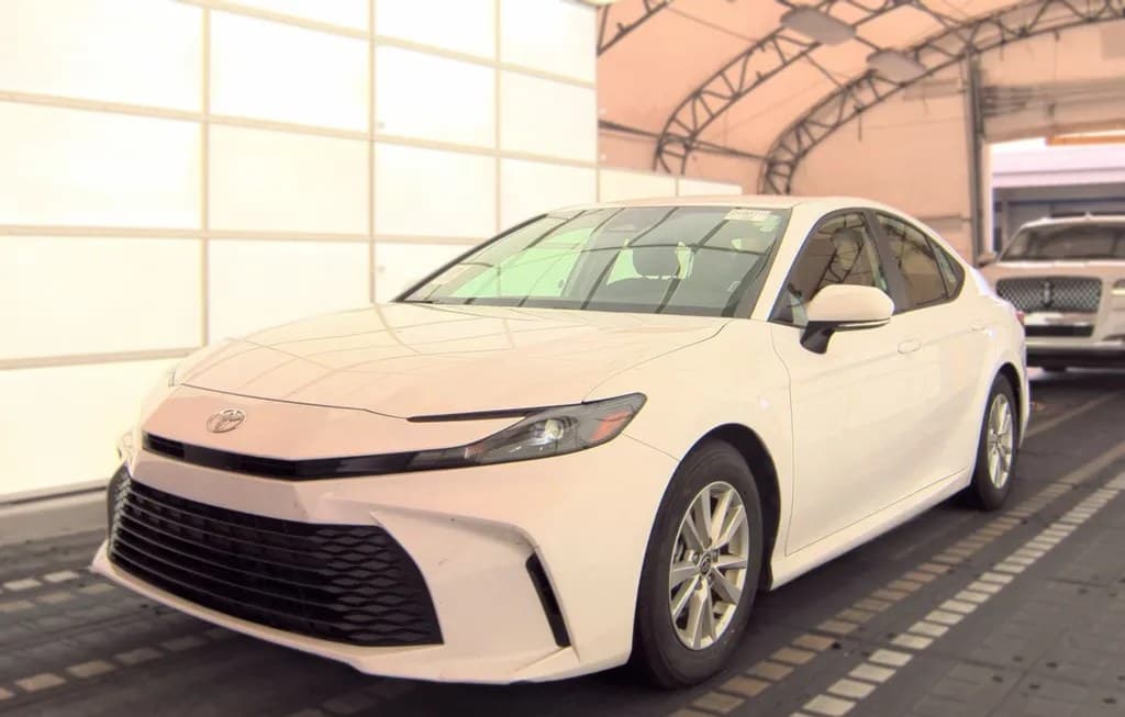 2025 TOYOTA CAMRY LE