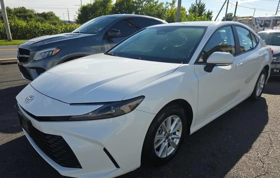 2025 TOYOTA CAMRY LE
