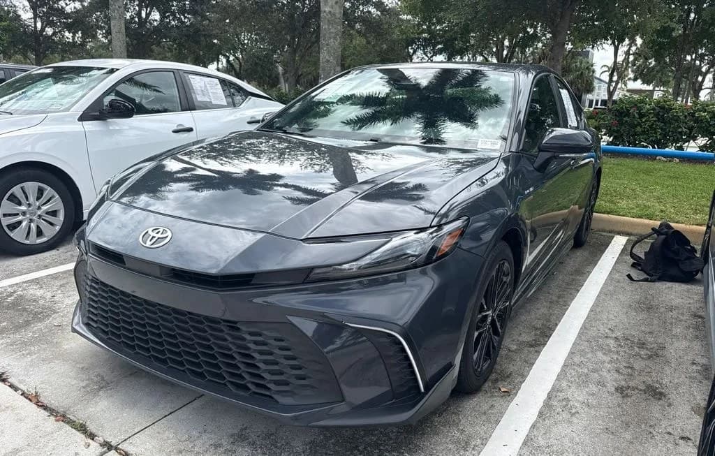 2025 TOYOTA CAMRY SE