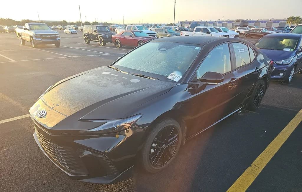 2025 TOYOTA CAMRY SE