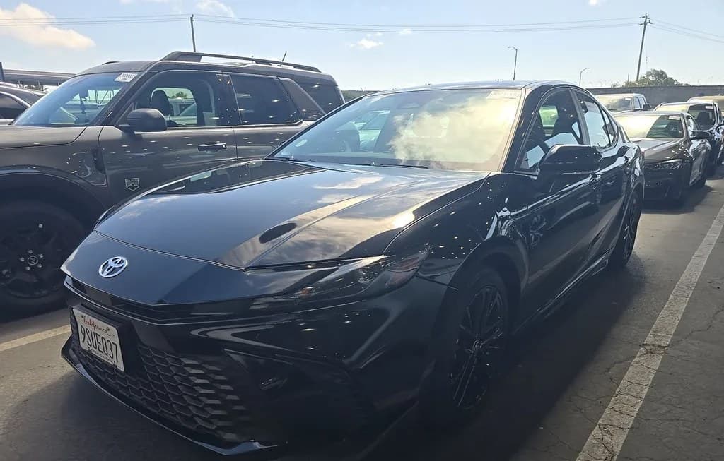 2025 TOYOTA CAMRY SE