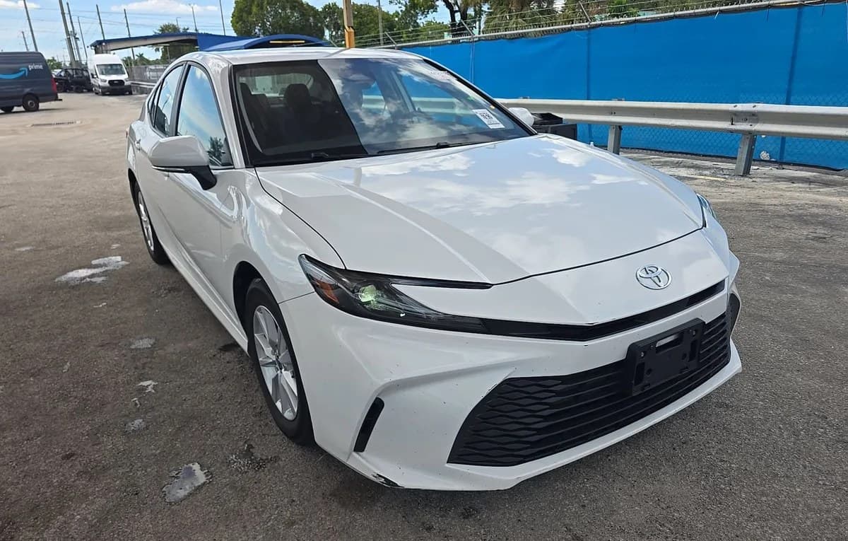 2025 TOYOTA CAMRY LE 4
