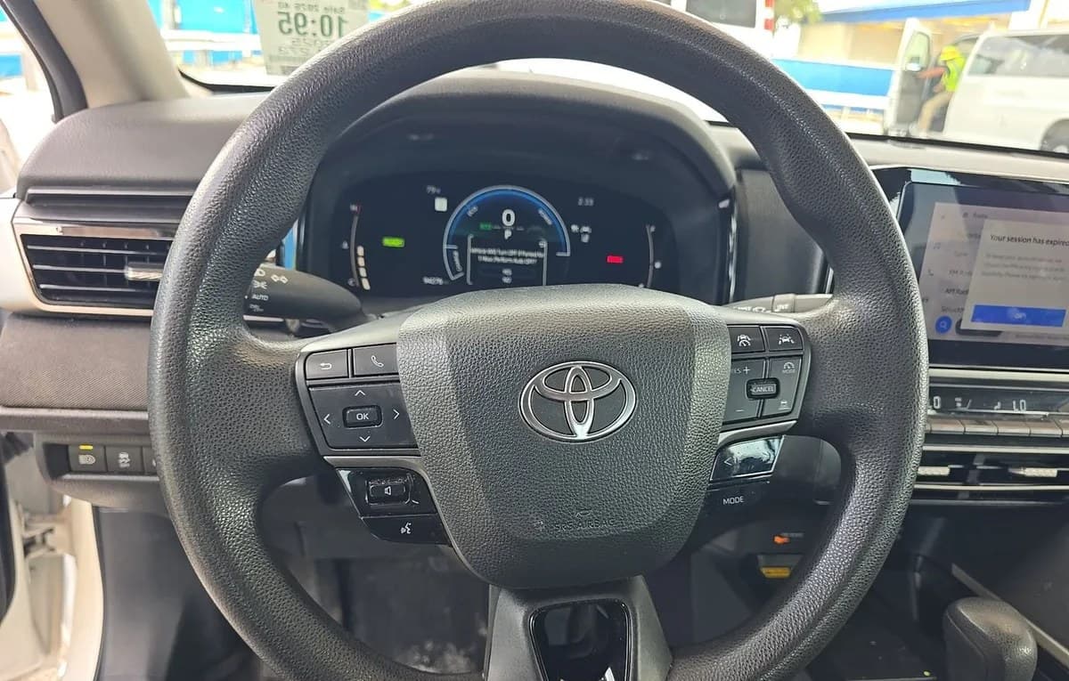 2025 TOYOTA CAMRY LE 7