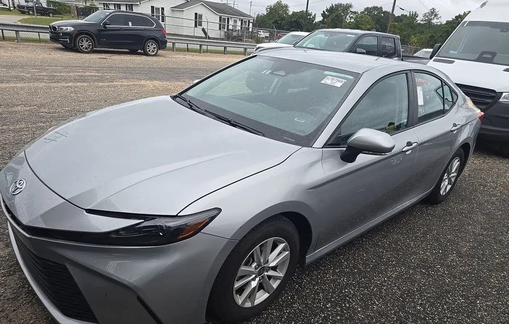 2025 TOYOTA CAMRY LE