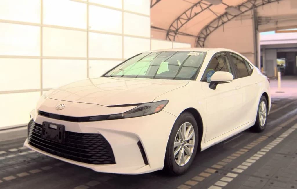 2025 TOYOTA CAMRY LE