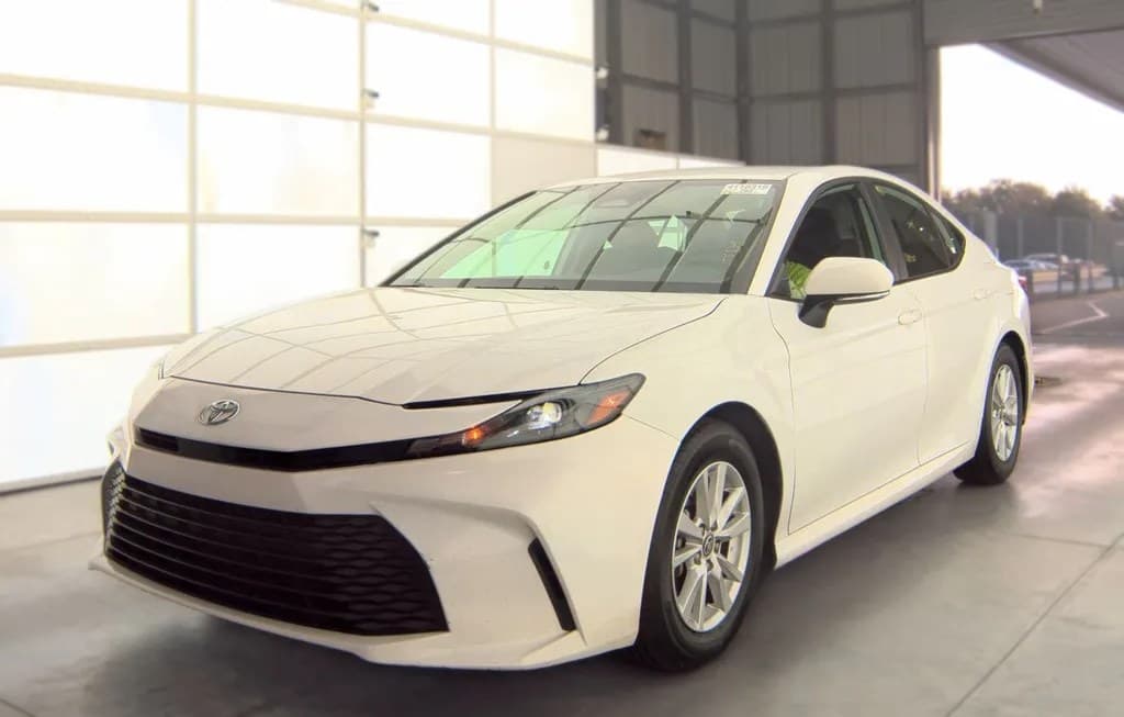 2025 TOYOTA CAMRY LE