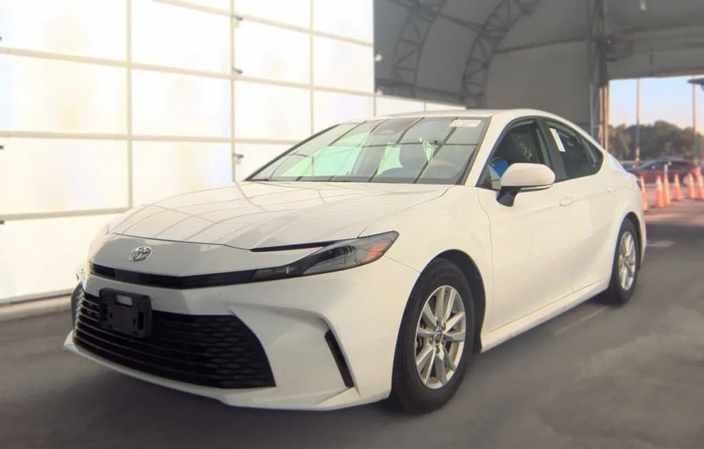 2025 TOYOTA CAMRY LE