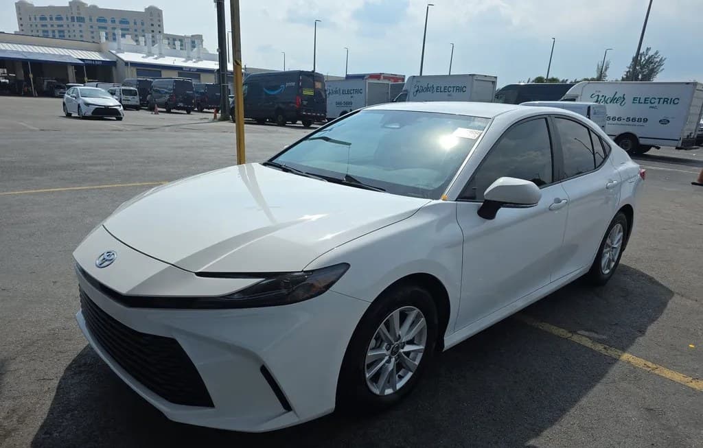 2025 TOYOTA CAMRY LE