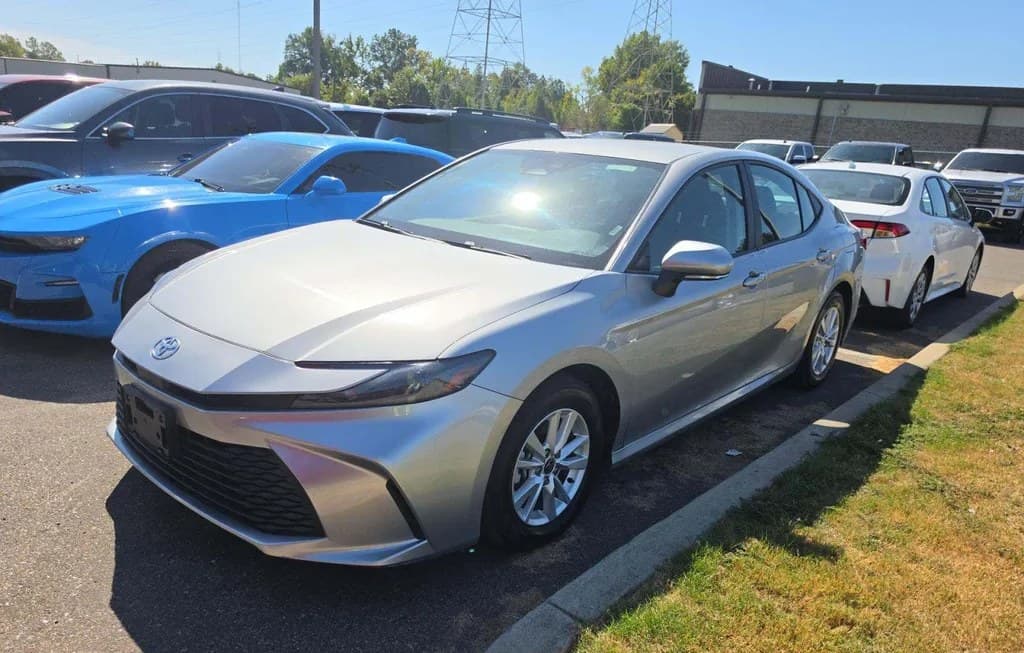 2025 TOYOTA CAMRY LE