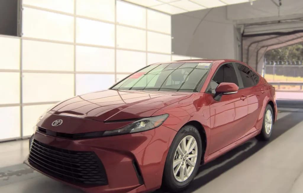 2025 TOYOTA CAMRY LE