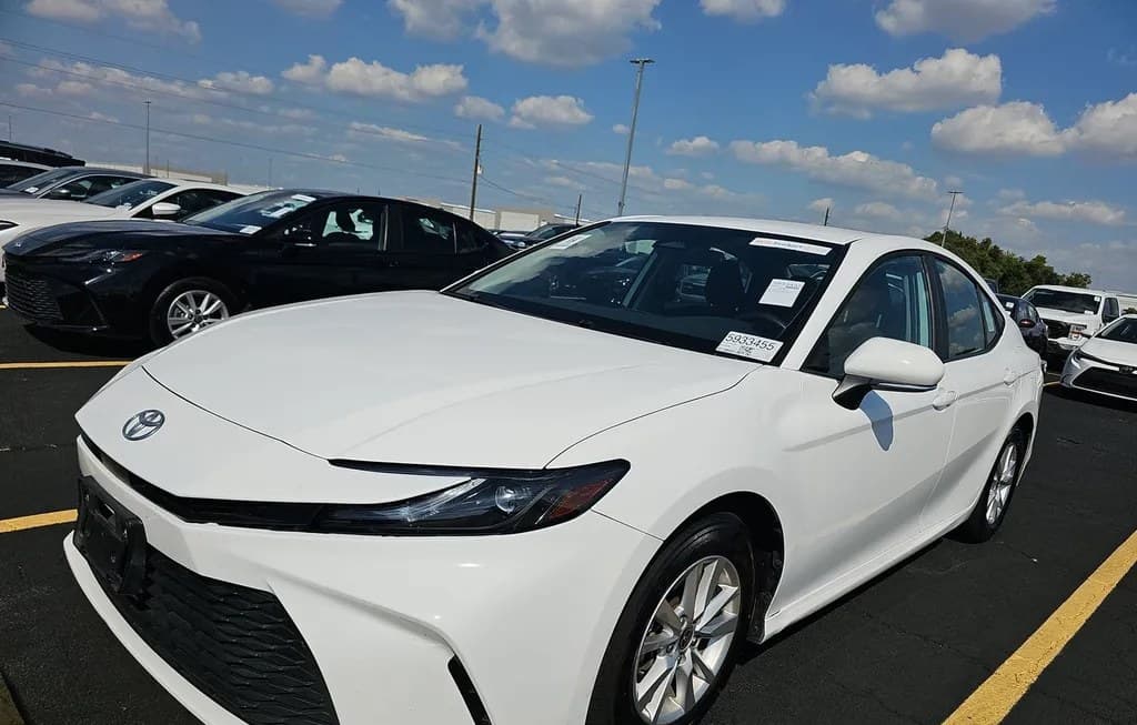 2025 TOYOTA CAMRY LE