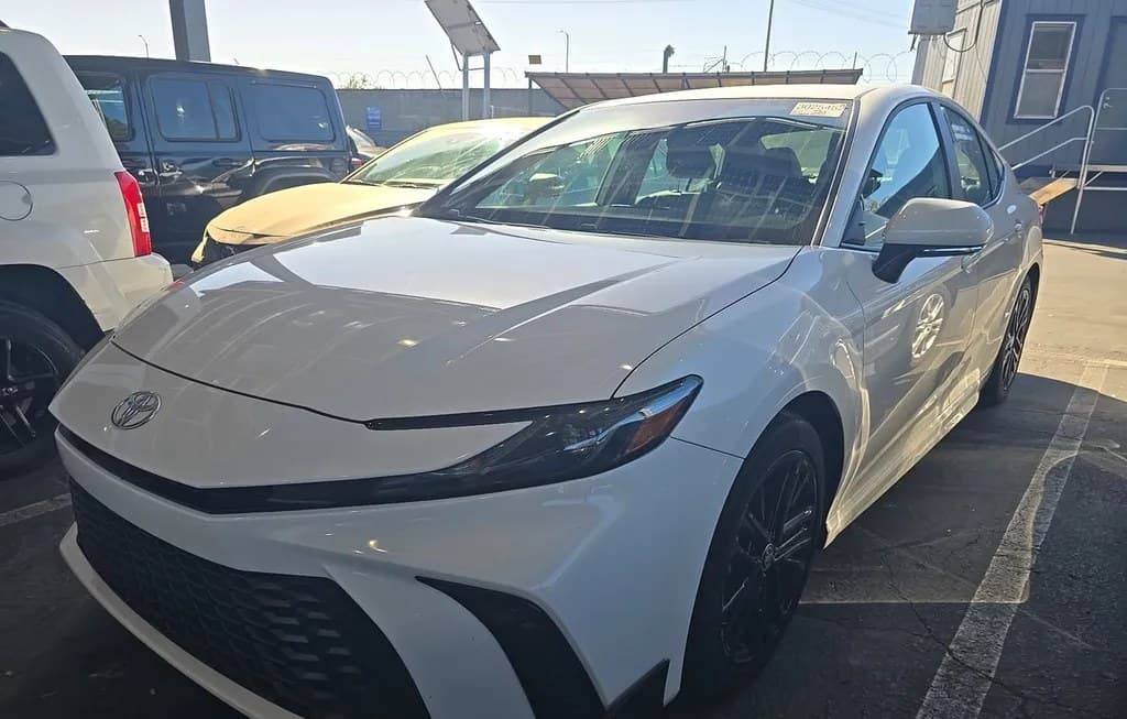 2026 TOYOTA CAMRY SE