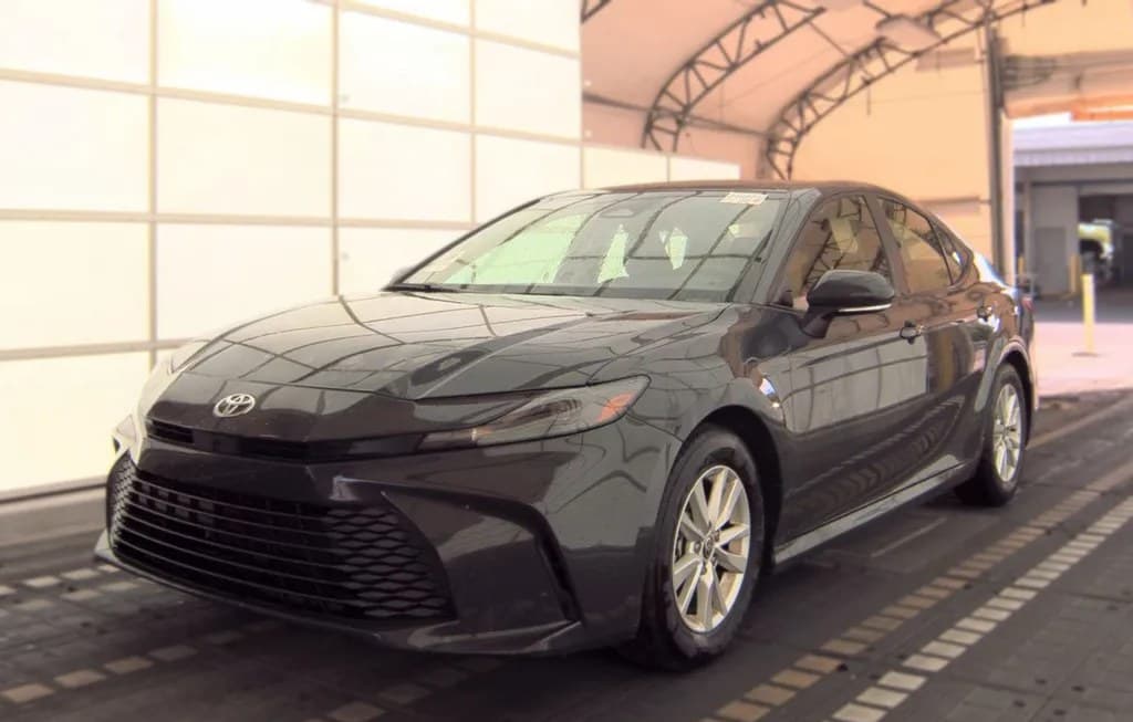 2025 TOYOTA CAMRY LE