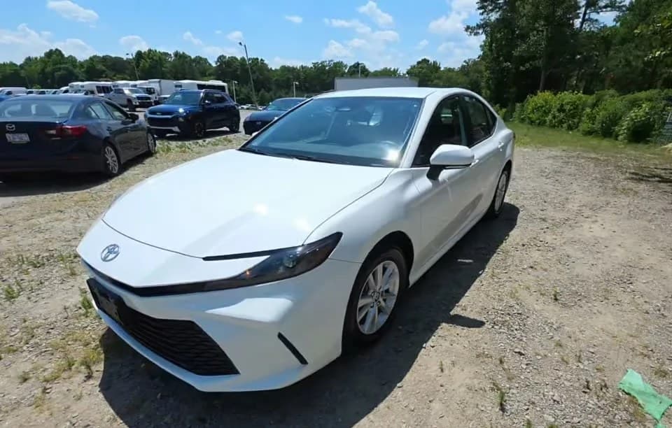 2025 TOYOTA CAMRY LE