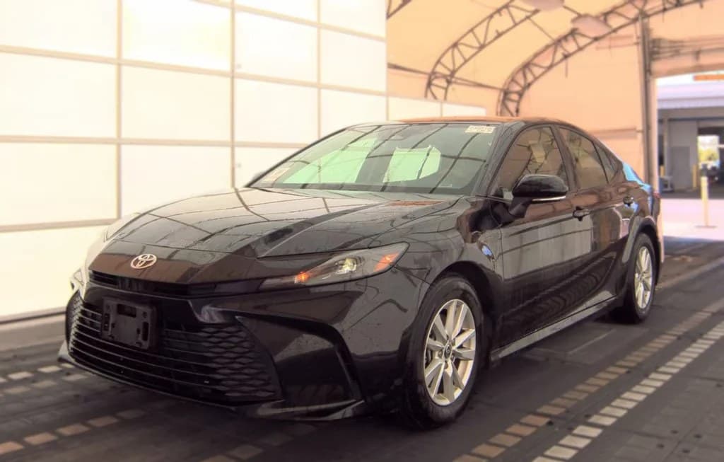 2025 TOYOTA CAMRY LE
