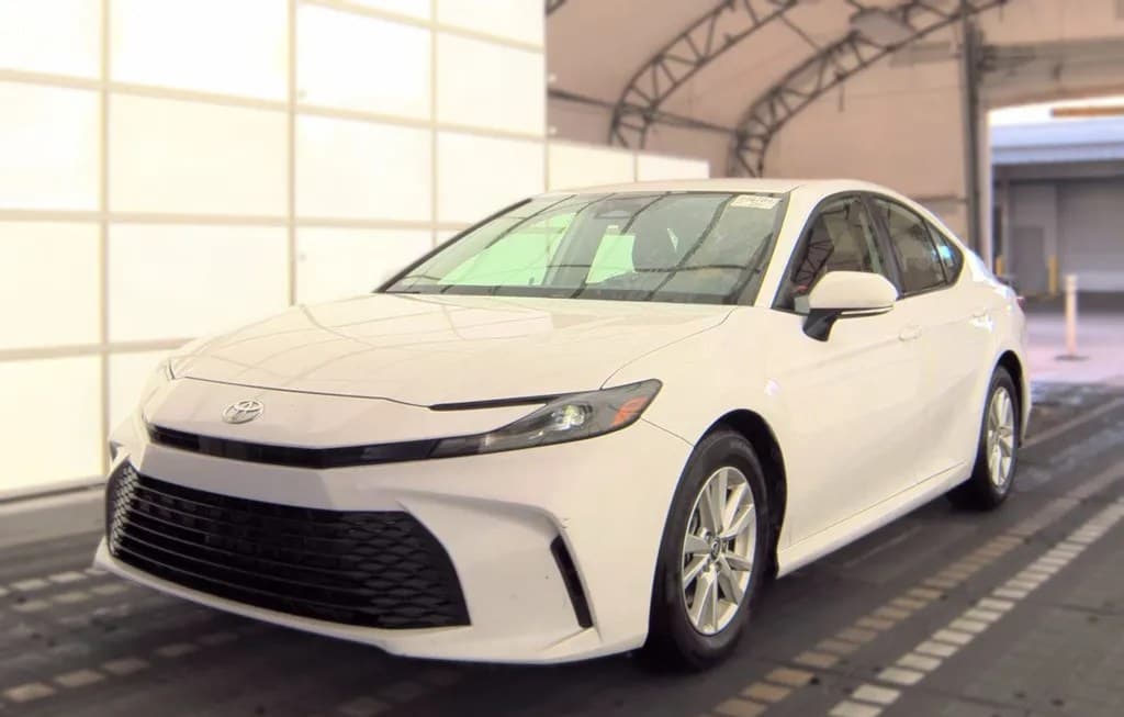 2025 TOYOTA CAMRY LE