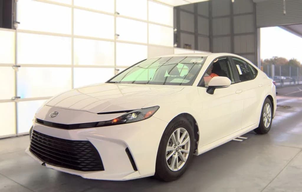 2026 TOYOTA CAMRY LE