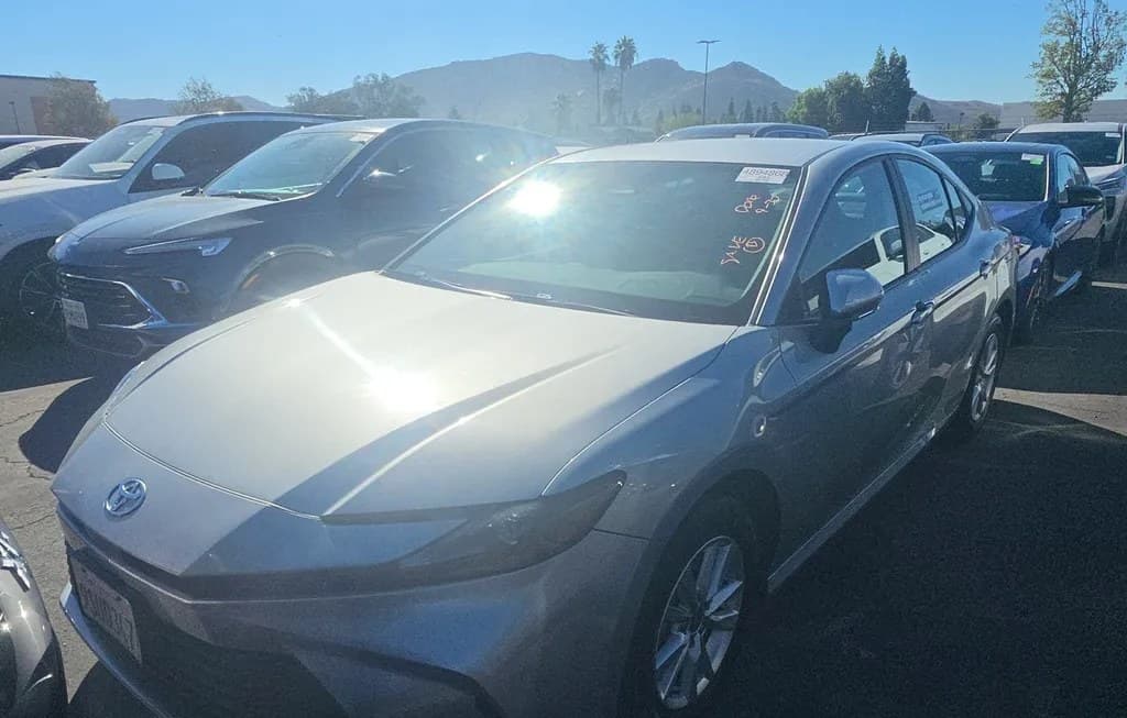 2025 TOYOTA CAMRY LE