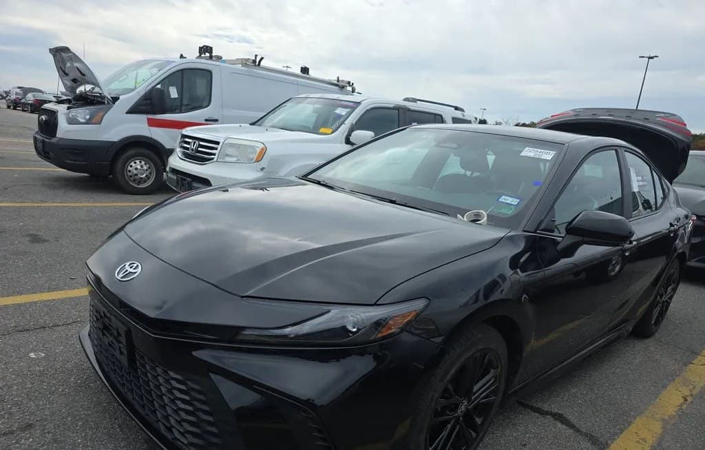 2025 TOYOTA CAMRY SE