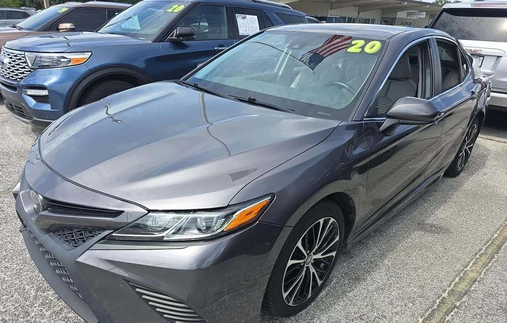 2020 TOYOTA CAMRY SE