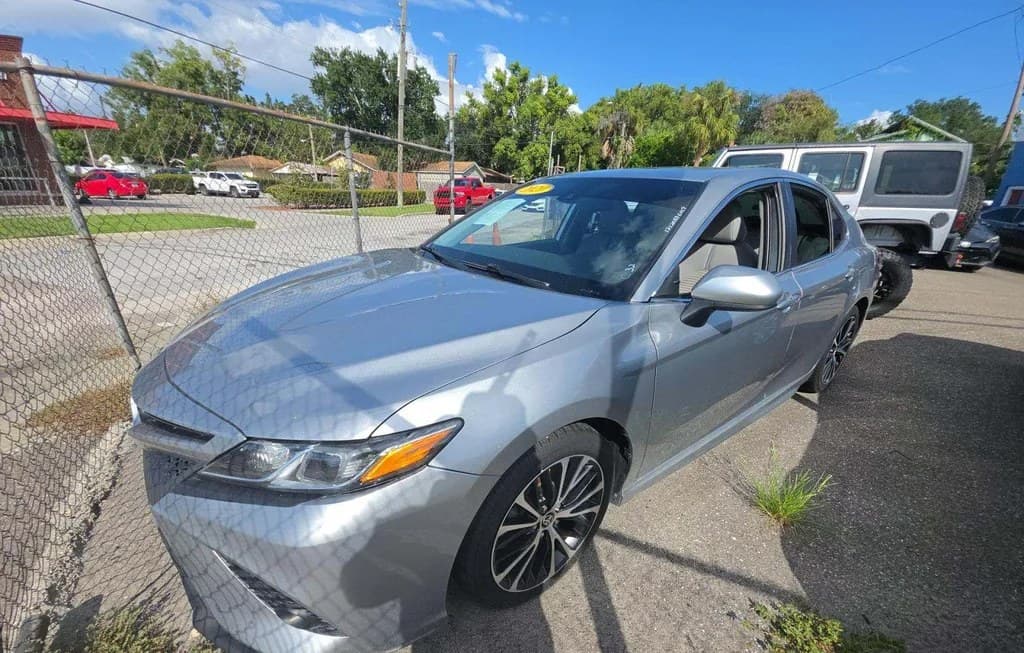 2020 TOYOTA CAMRY SE