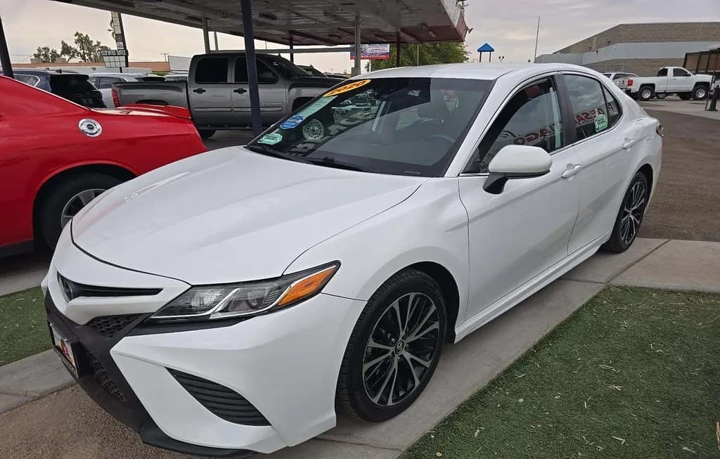 2020 TOYOTA CAMRY SE
