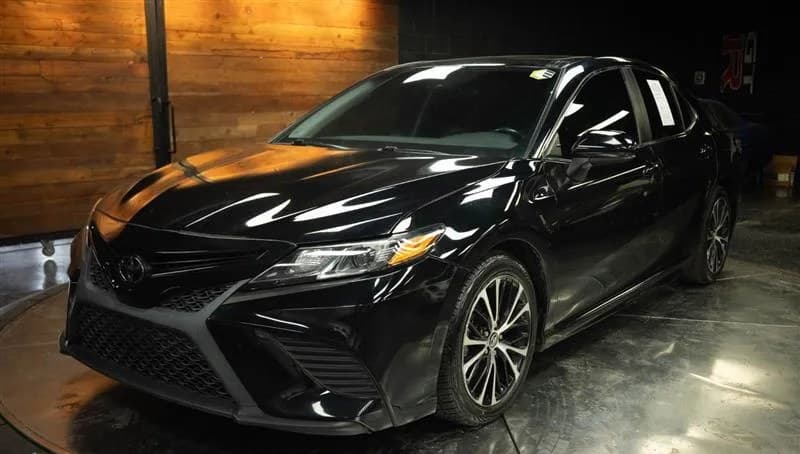 2020 TOYOTA CAMRY SE 3