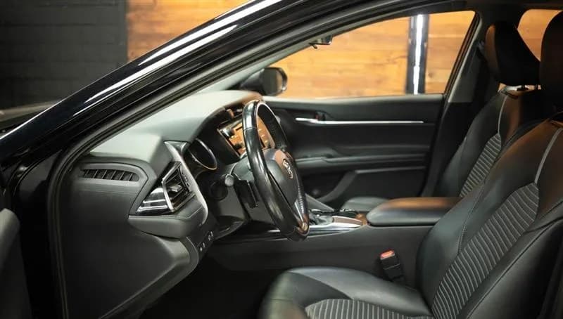 2020 TOYOTA CAMRY SE 5