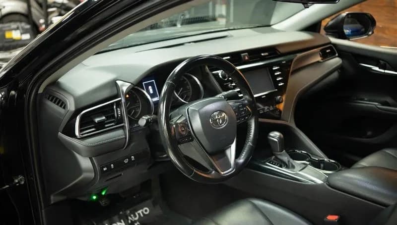 2020 TOYOTA CAMRY SE 6