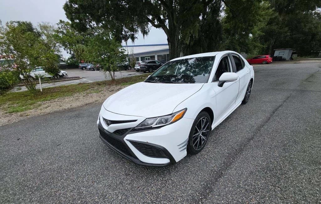 2022 TOYOTA CAMRY SE