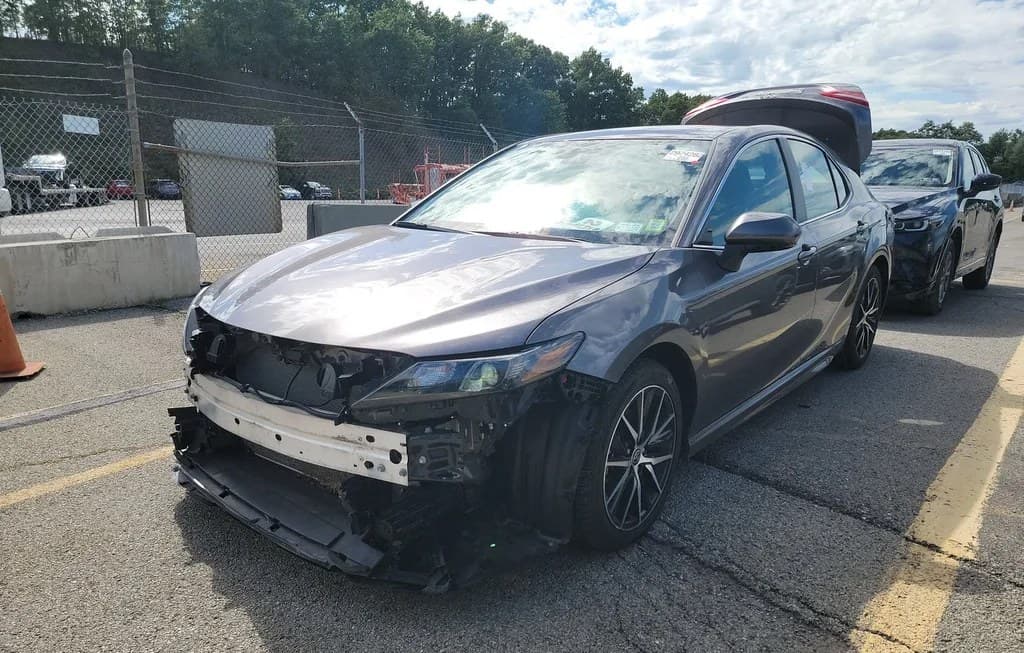 2024 TOYOTA CAMRY SE