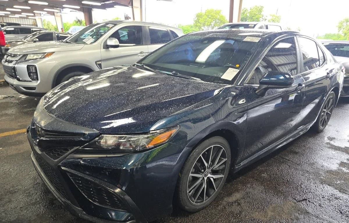 2021 TOYOTA CAMRY SE 2