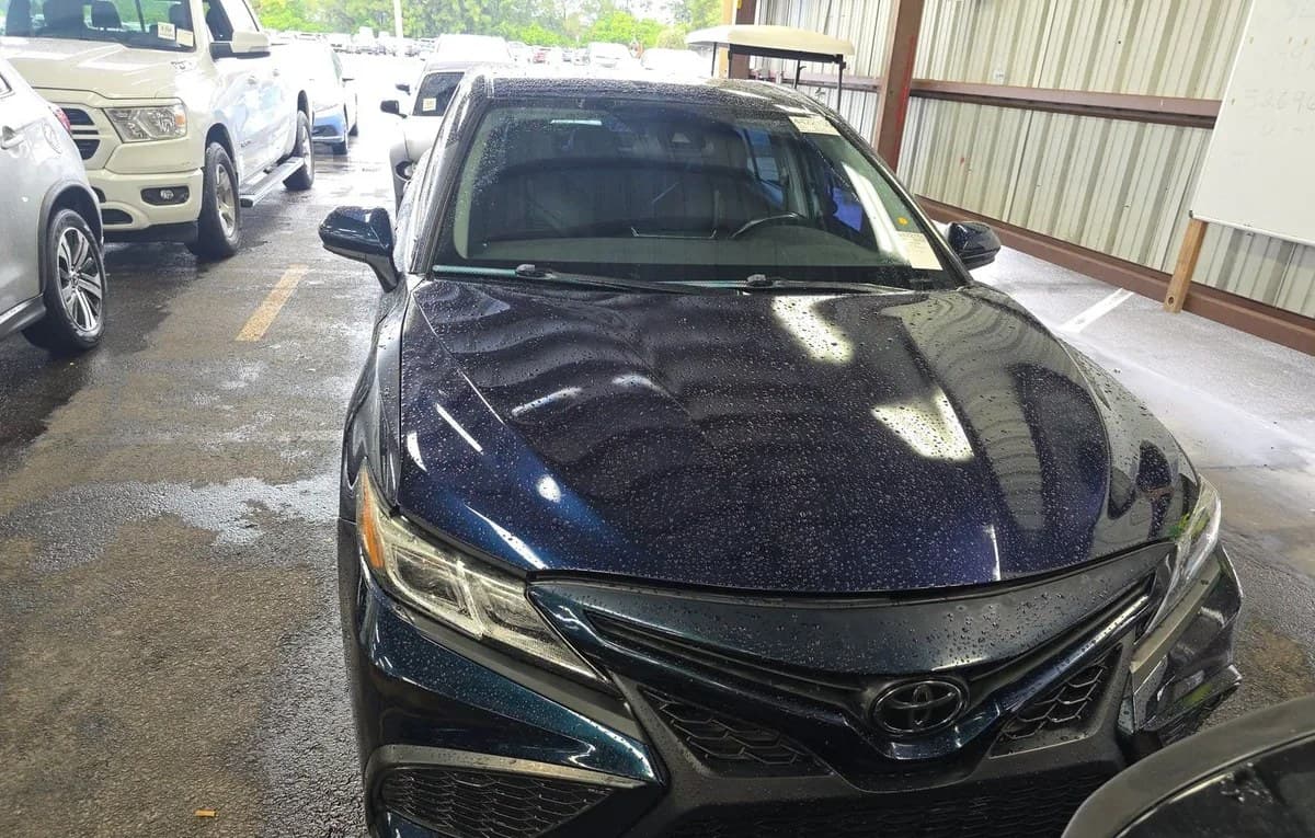 2021 TOYOTA CAMRY SE 3