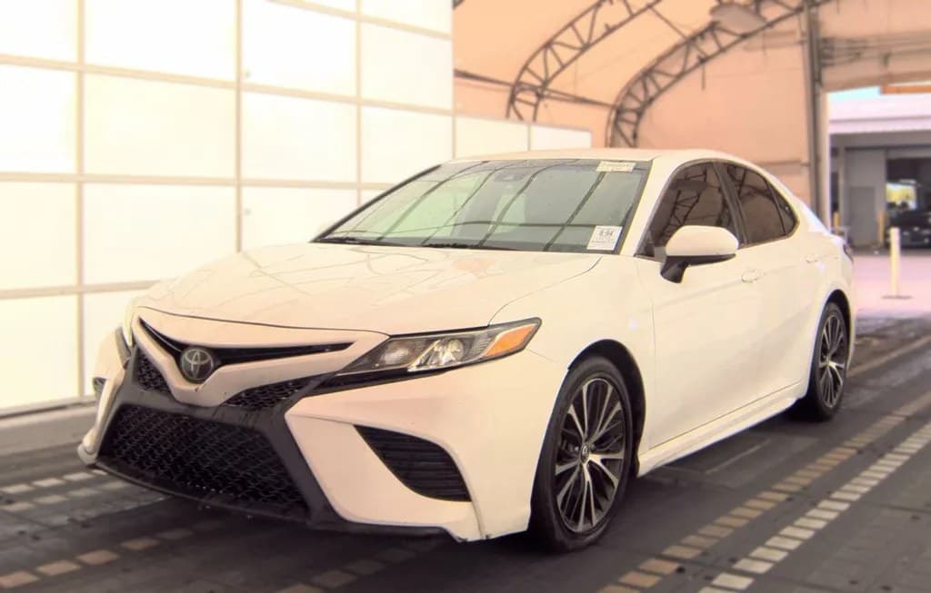 2020 TOYOTA CAMRY SE