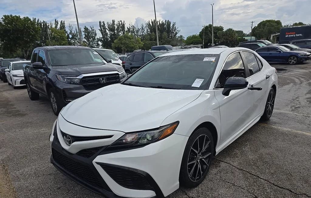 2021 TOYOTA CAMRY SE