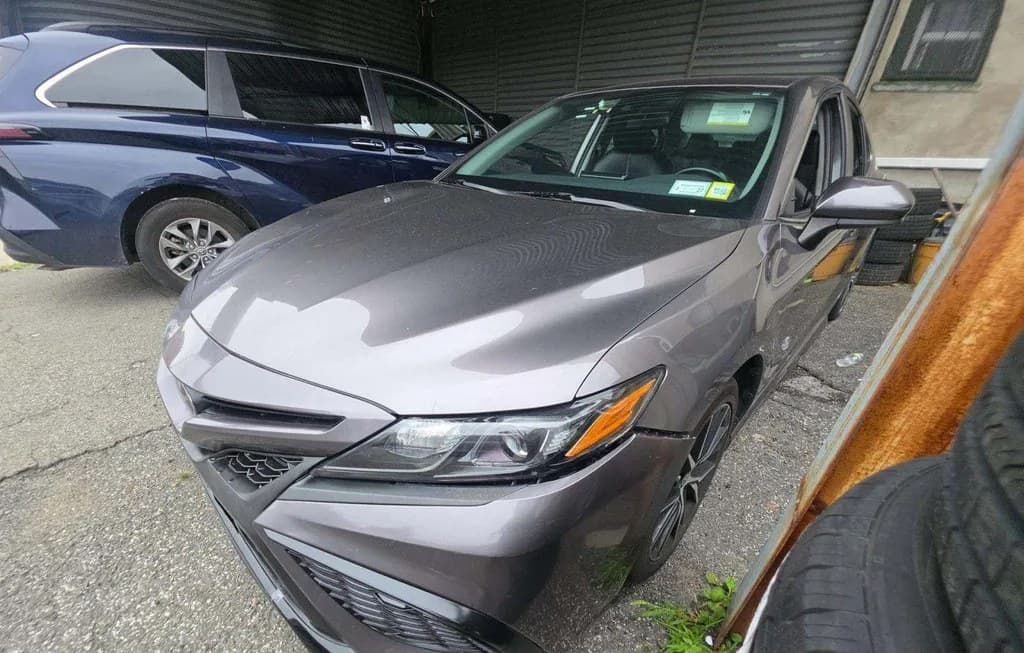 2021 TOYOTA CAMRY SE