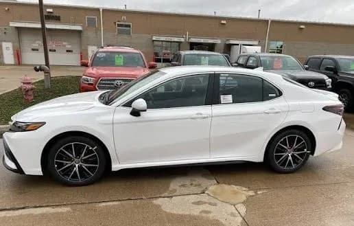 2021 TOYOTA CAMRY SE