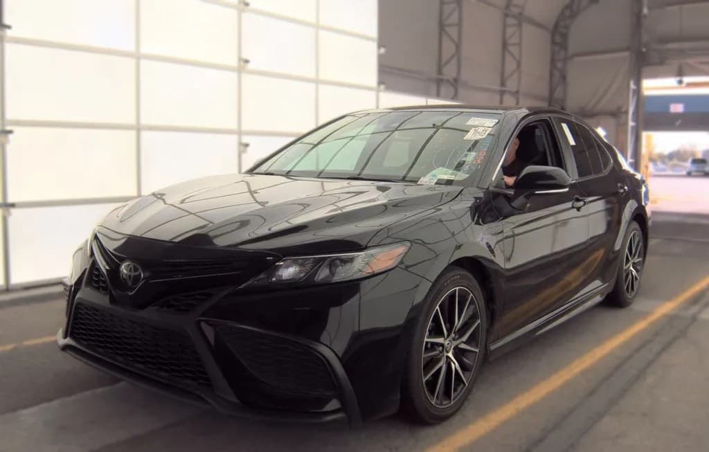 2024 TOYOTA CAMRY SE