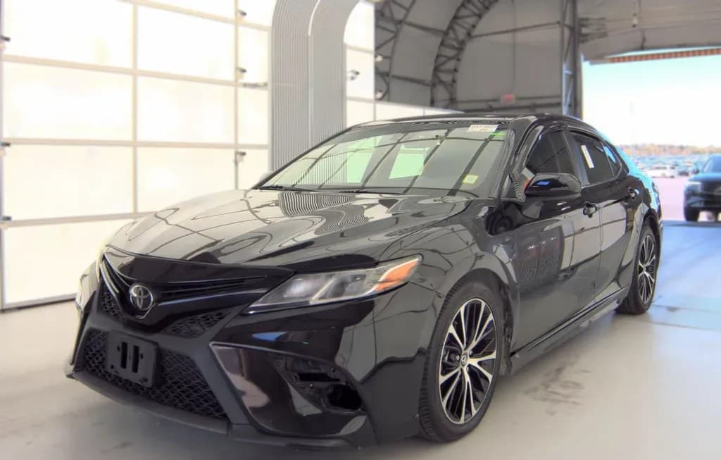 2020 TOYOTA CAMRY SE